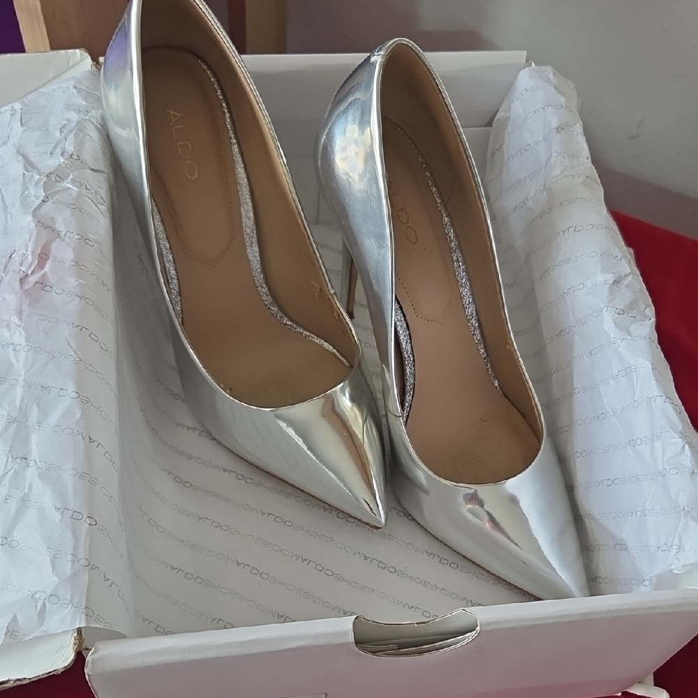 Aldo Shiny Silver Pointed Heels